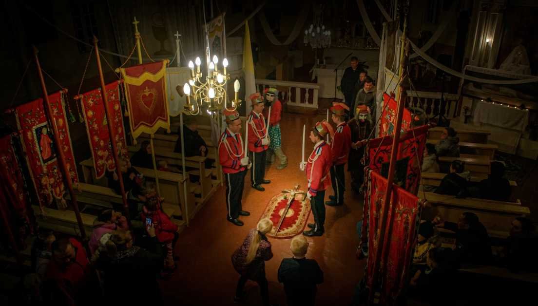 Sacrum ir profanum Pievėnuose