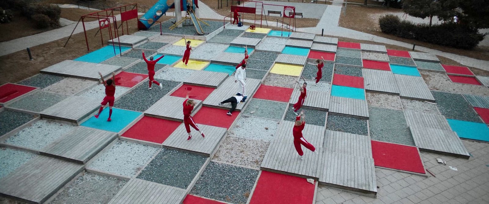 Kadras iš S. Baradinsko filmo Betono vaikai 2